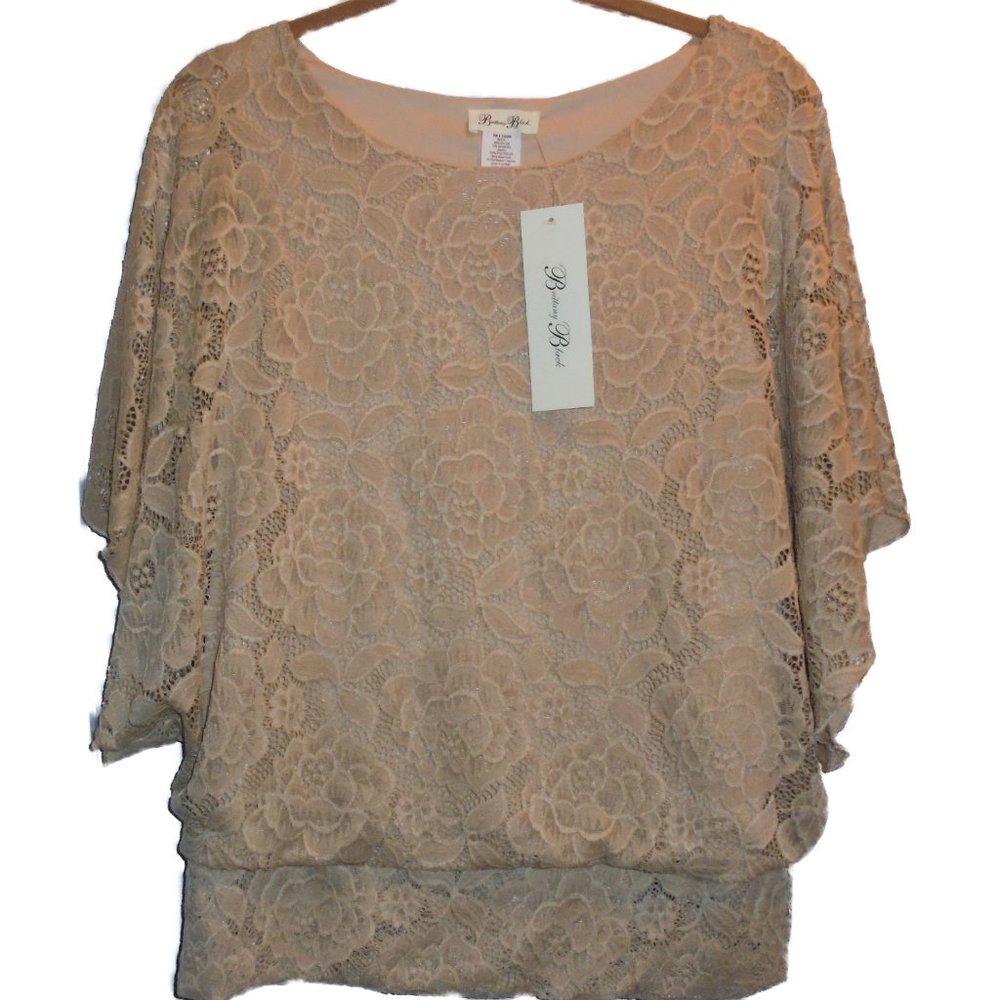 Blouse Lace Nude SMALL NWT Floral bat sleeve dressy top special occasion…